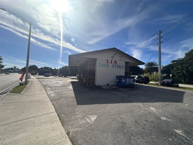 3 of 12 - 1790 N Andrews Square, Fort Lauderdale, FL
