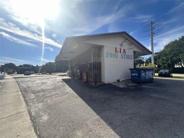 4 of 12 - 1790 N Andrews Square, Fort Lauderdale, FL