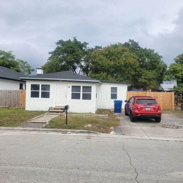 2 of 11 - 1116 W 32nd Street, Riviera Beach, FL