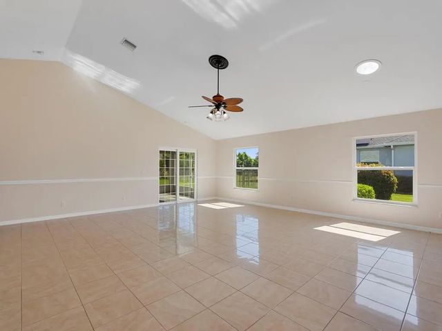 4 of 28 - 8340 Paladin Square, Vero Beach, FL