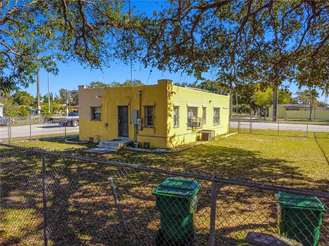 4 of 17 - 8620 Nw 17th Avenue, Miami, FL