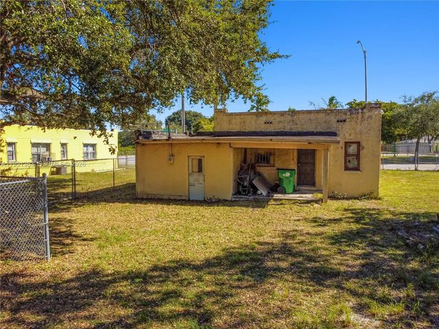 3 of 17 - 8610 Nw 17th Avenue, Miami, FL