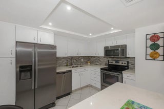 Photo of Listing #F10548076