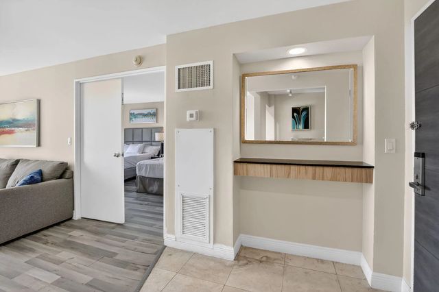 5 of 54 - 2670 E Sunrise Boulevard #320, Fort Lauderdale, FL