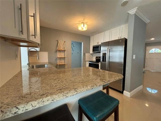 Photo of Listing #F10548118