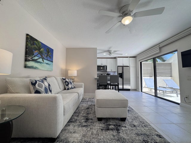 Photo of Listing #R11157103