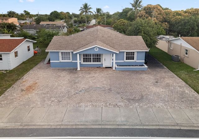 3 of 32 - 5772 N Haverhill Road N, West Palm Beach, FL