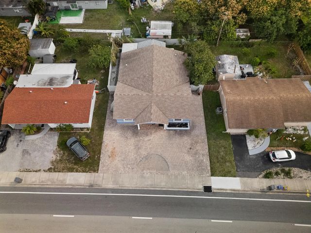 4 of 32 - 5772 N Haverhill Road N, West Palm Beach, FL