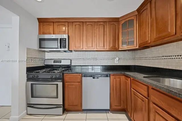 5 of 21 - 2175 Ne 170th Street #206, North Miami Beach, FL