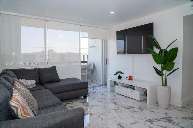 2 of 19 - 854 Nw 87th Avenue #405, Miami, FL