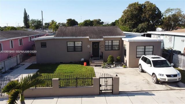 848 E 24th Street, Hialeah