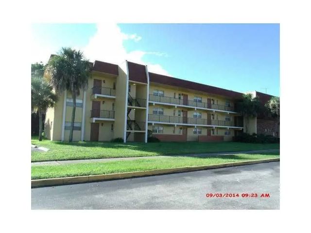 8000 Fairview Drive #205, Tamarac