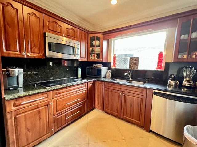 2 of 7 - 3105 Sw 13th Street, Fort Lauderdale, FL