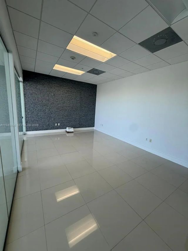 4 of 9 - 20200 Dixie Highway #805b, Aventura, FL