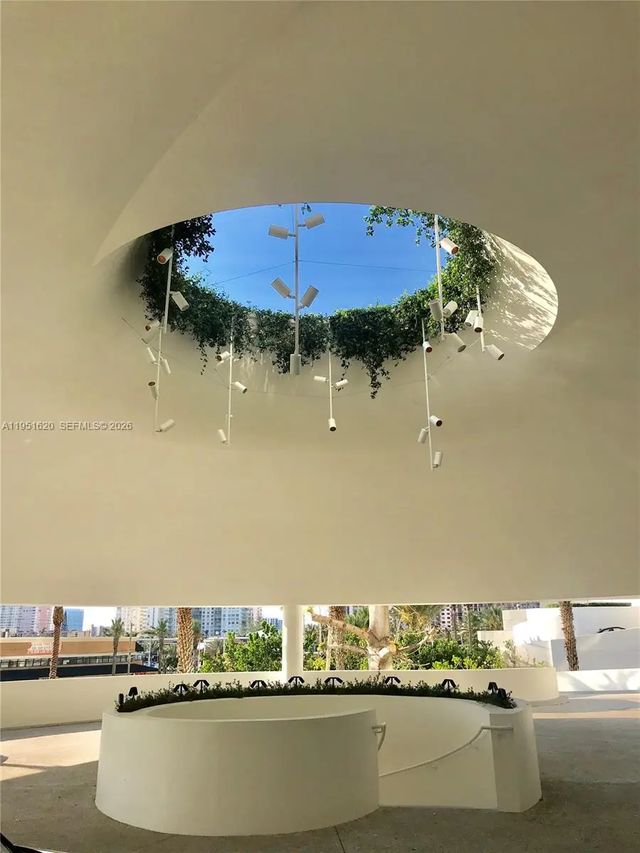 3 of 8 - 16901 Collins Avenue #1604, Sunny Isles Beach, FL