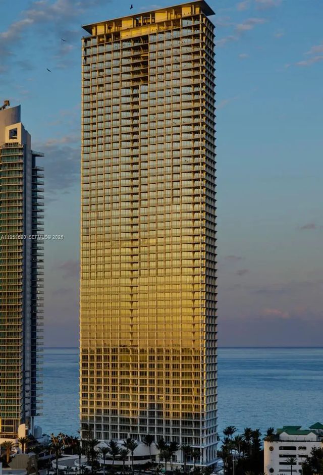 5 of 8 - 16901 Collins Avenue #1604, Sunny Isles Beach, FL