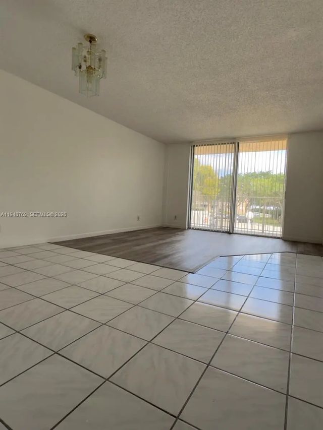 3 of 13 - 500 Executive Center Drive #2n, West Palm Beach, FL