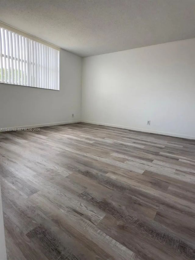 4 of 13 - 500 Executive Center Drive #2n, West Palm Beach, FL