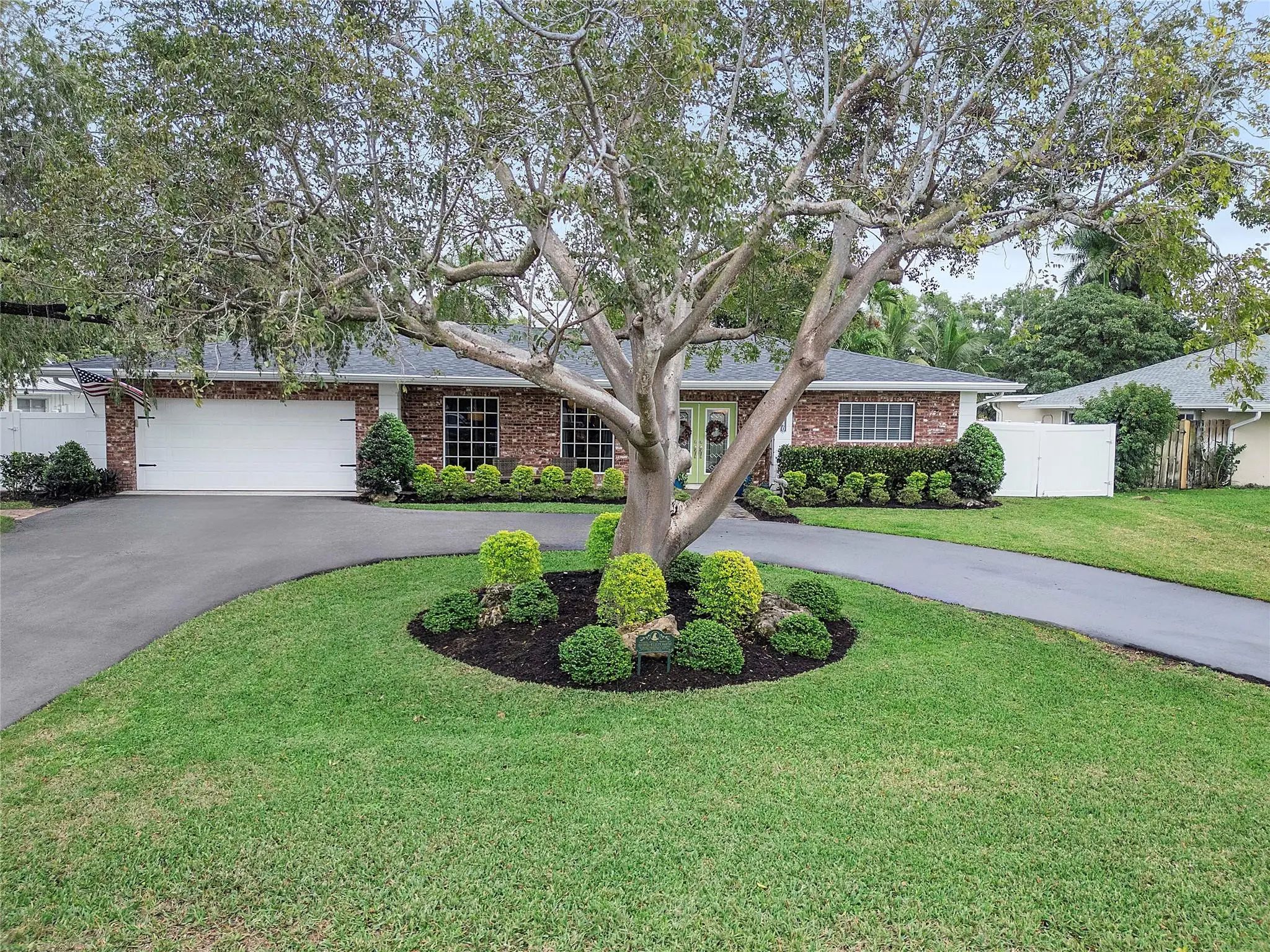 1140 E Tropical Way, Plantation