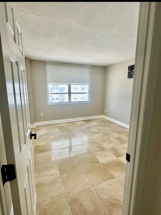 5 of 14 - 2750 Ne 183rd Street #709, Aventura, FL