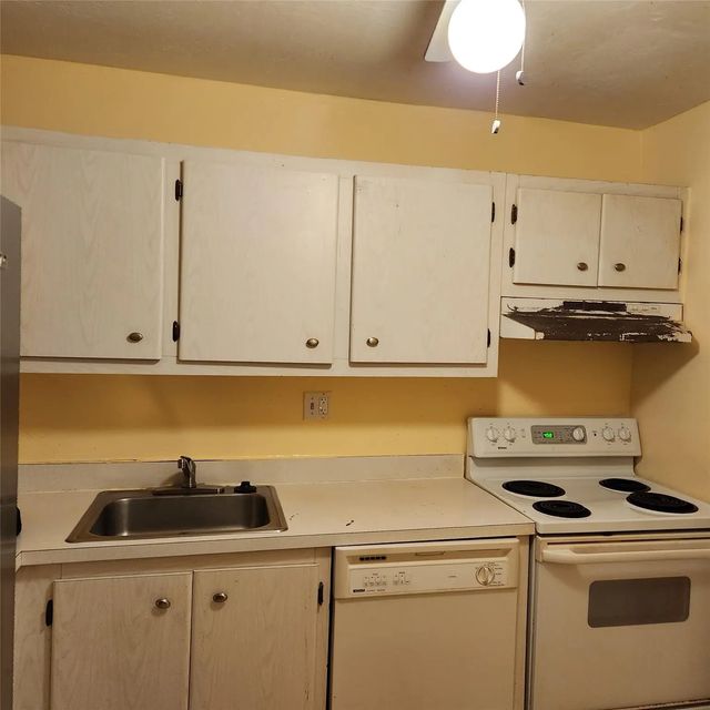 4 of 11 - 7901 Colony Circle #205, Fort Lauderdale, FL