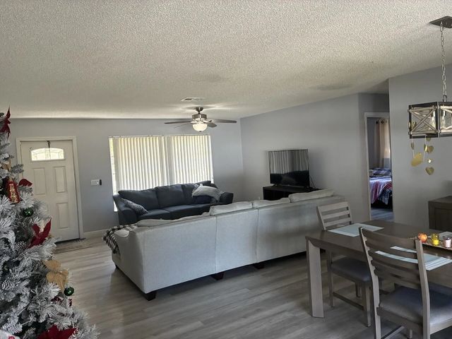 4 of 13 - 2434 Se Sidonia Street, Port St. Lucie, FL