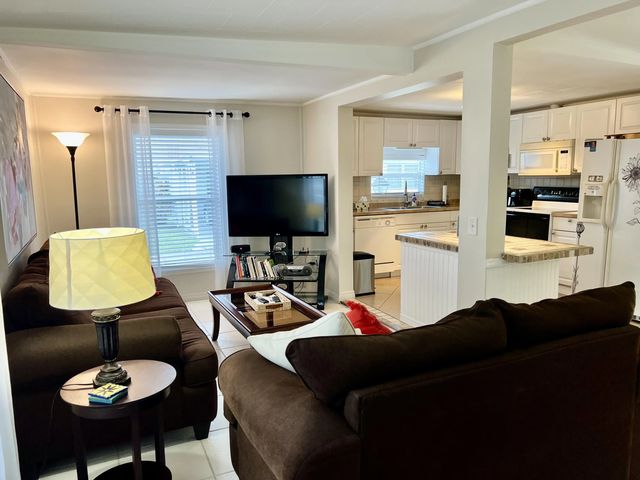 5 of 39 - 3325 South Street, Hollywood, FL