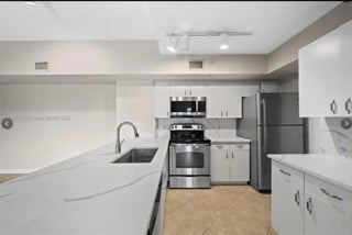 Photo of Listing #F10548212