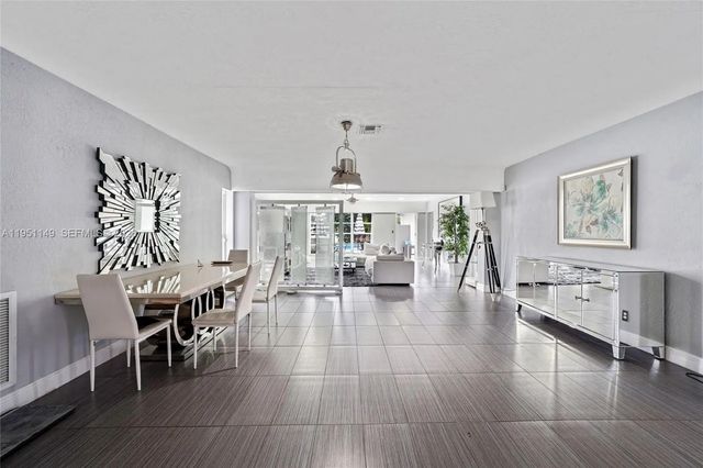 4 of 39 - 2534 Monroe Street, Hollywood, FL