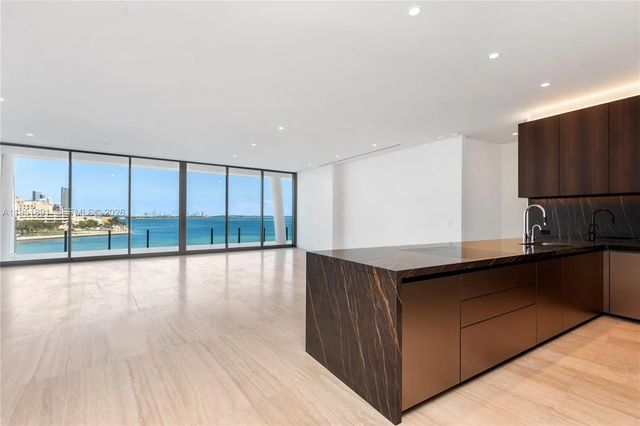 4 of 31 - 5 Grove Isle Drive #l501, Miami, FL