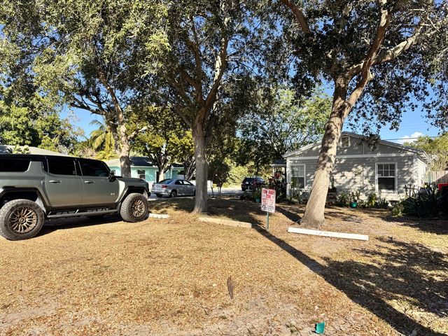 5 of 20 - 717 8th Avenue N, Lake Worth Beach, FL