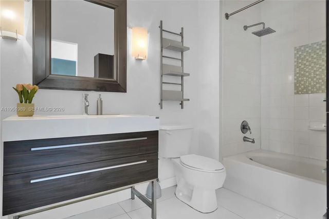 4 of 29 - 2001 Biscayne Boulevard #3213, Miami, FL