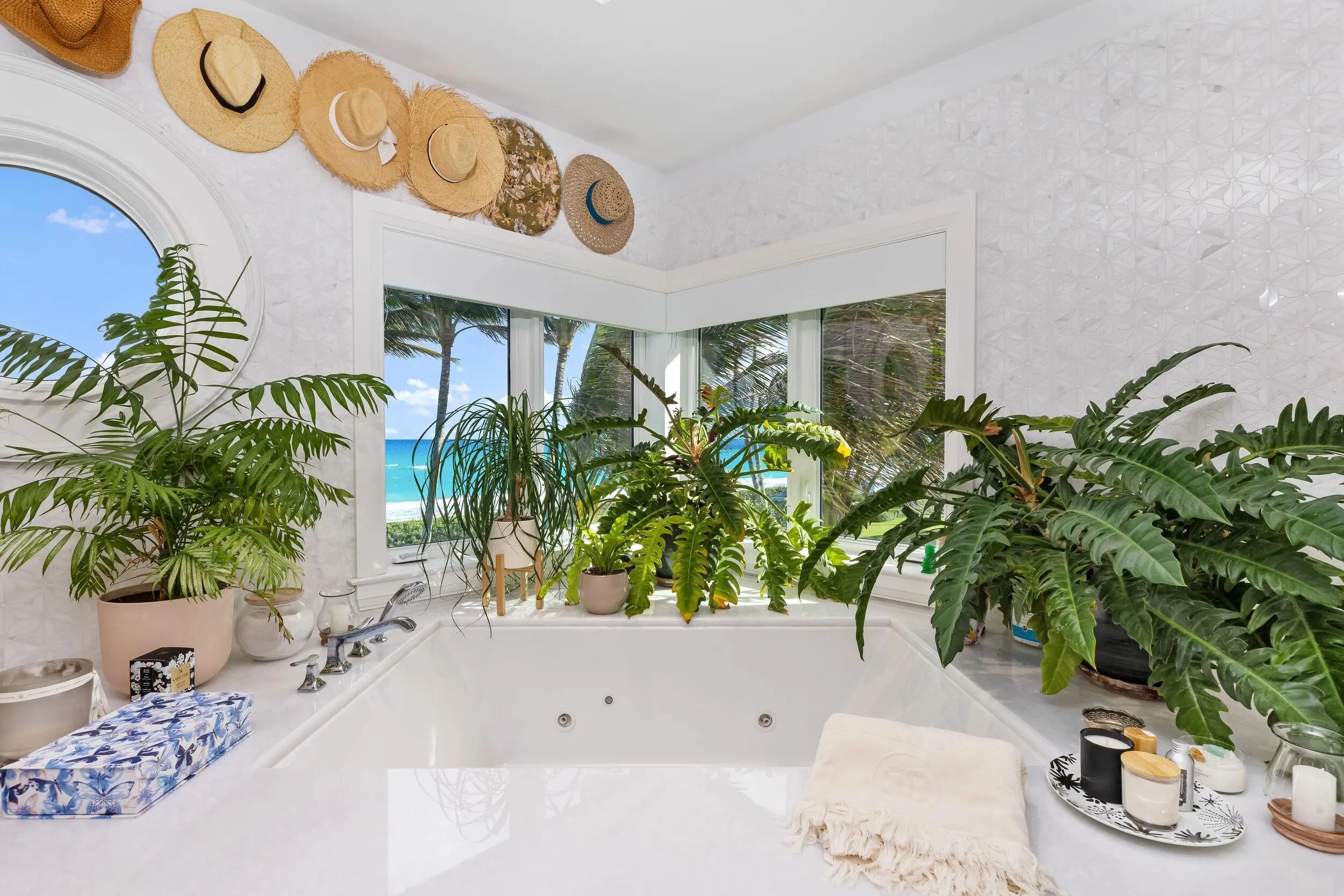 680 S Ocean Boulevard, Palm Beach, FL, 33480
