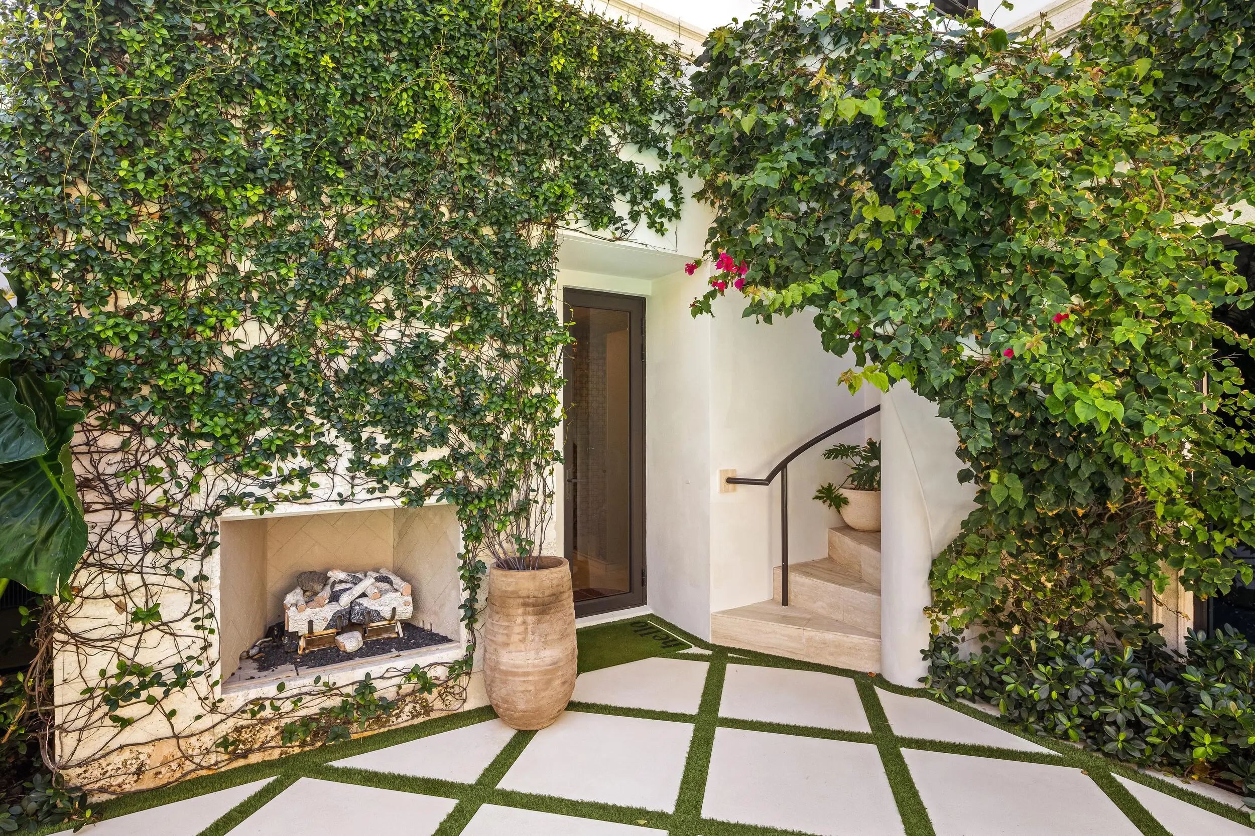 680 S Ocean Boulevard, Palm Beach, FL, 33480