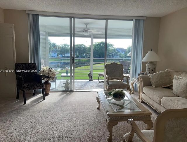 821 Cypress Boulevard #312, Pompano Beach