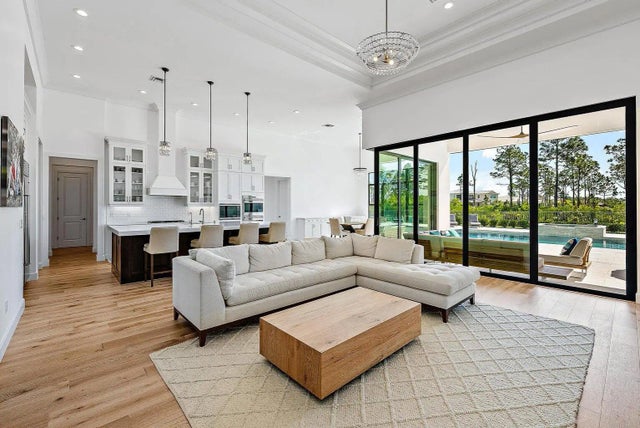 Photo of Listing #R11157459