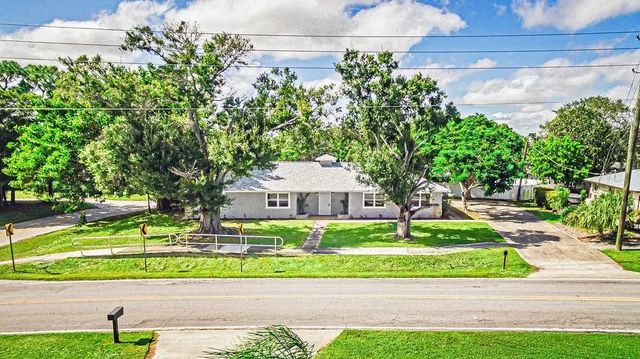 4 of 49 - 300 Riomar Drive, Port St. Lucie, FL