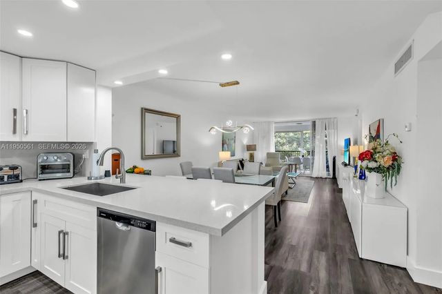 3910 Inverrary Boulevard #503-b, Lauderhill