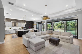 Photo of Listing #R11157483