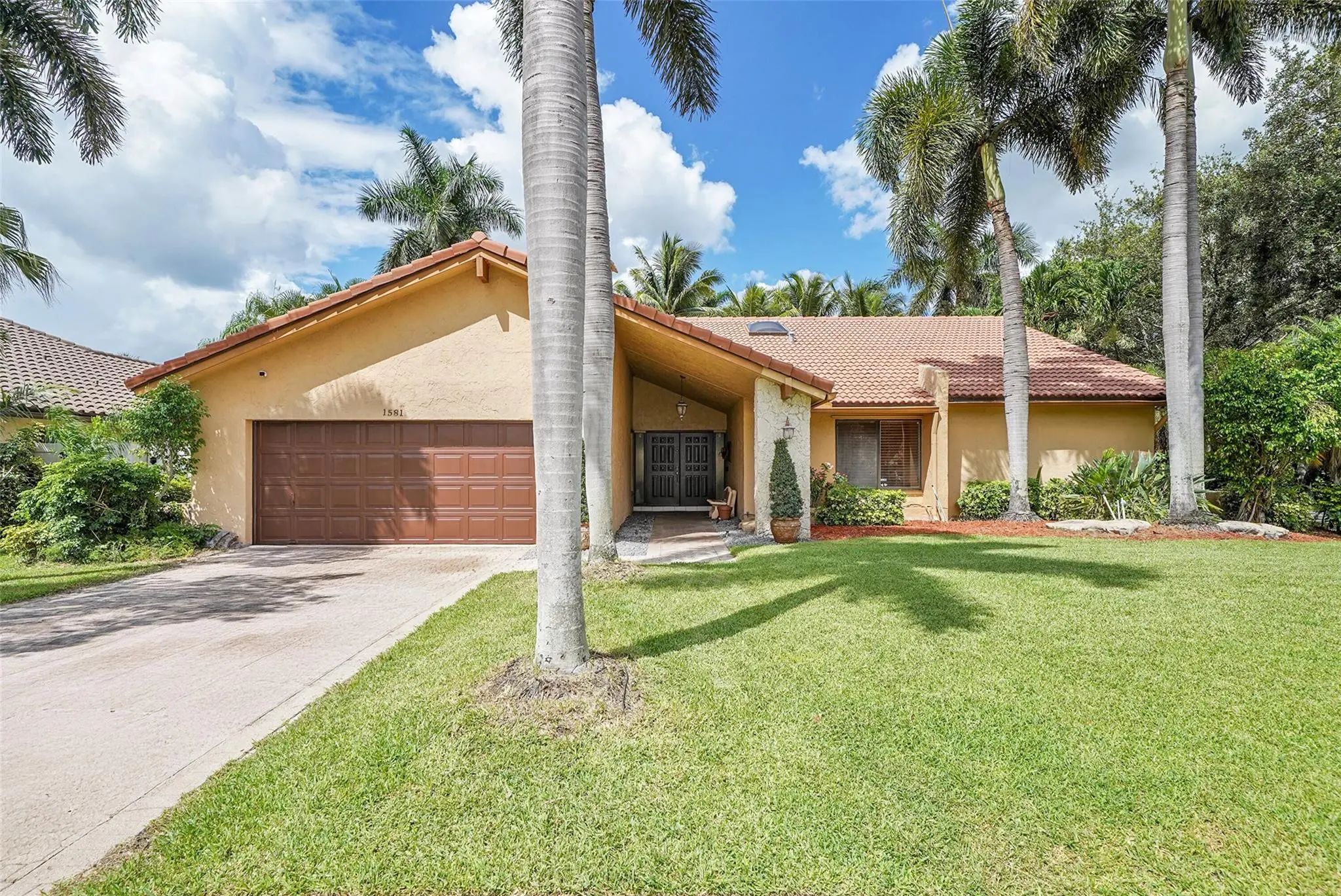 1581 Nw 100th Way, Plantation
