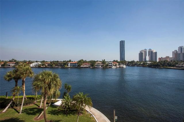 2 of 22 - 19707 Turnberry Way #4h, Aventura, FL