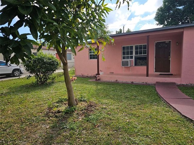 4 of 5 - 2510 Nw 6 Street, Pompano Beach, FL