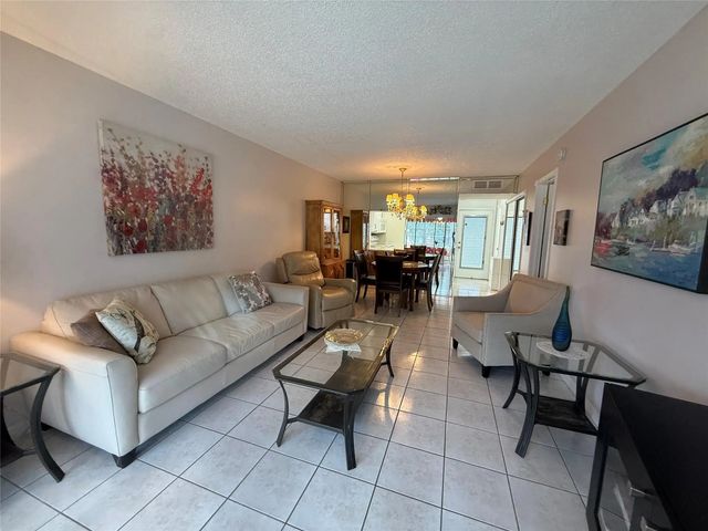 5 of 35 - 2901 Nw 46th Avenue #106, Lauderdale Lakes, FL
