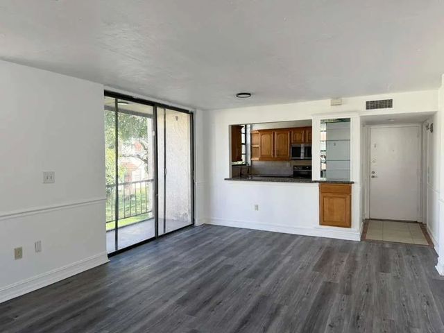 1754 Nw 55th Avenue #204, Lauderhill