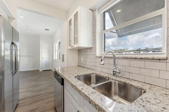 5 of 14 - 4017 N Meridian Avenue #4017, Miami Beach, FL
