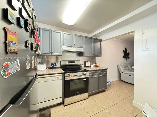4 of 15 - 8515 Sunrise Lakes Boulevard #112, Sunrise, FL
