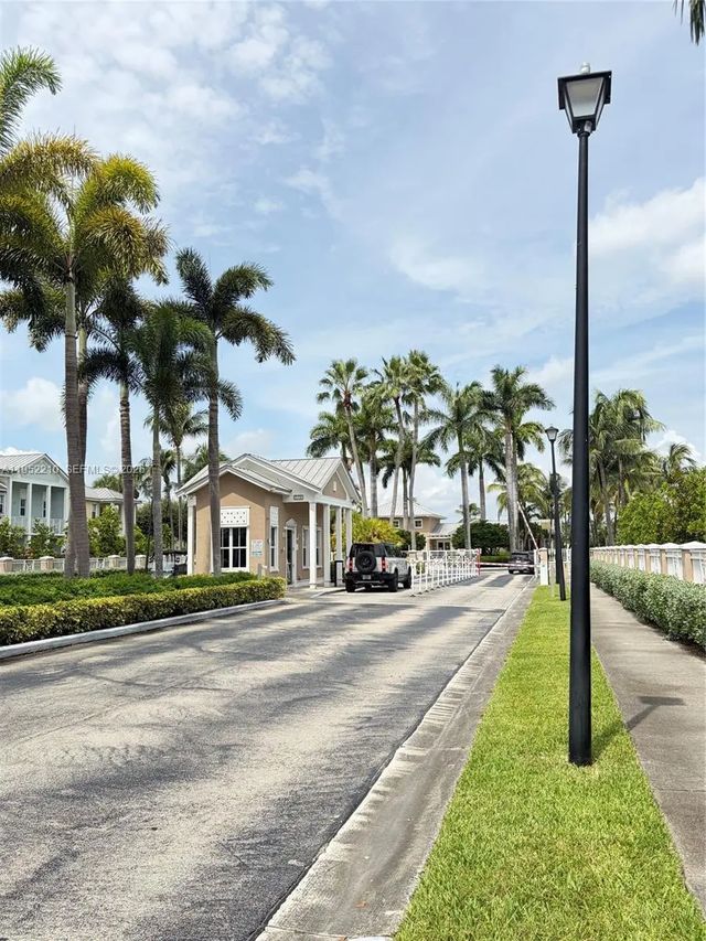 3 of 64 - 10780 Nw 74th Lane, Doral, FL