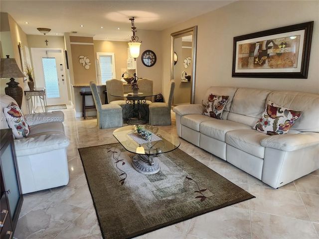 4 of 30 - 5100 Nw 35th Street #101, Lauderdale Lakes, FL