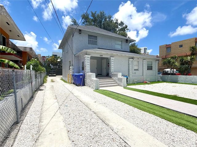 3 of 17 - 529 Sw 3rd Street, Miami, FL
