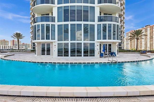 17201 Collins Ave+den #1403, Sunny Isles Beach